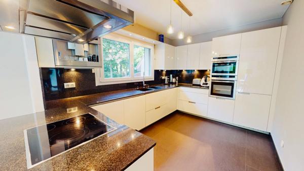 Maison 8 pièce(s) 260 m2