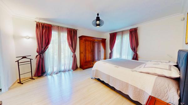 Maison 8 pièce(s) 260 m2