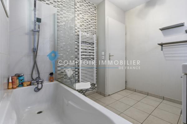 Maison
                                                                                                                                                                                                                                                                                                                        6 pièce(s)                                                                                                                                                                                                          4 chambre(s)                                                                                                                                                                                                          103.24  m²