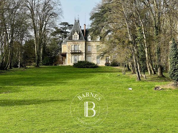 Tournus, Château 9 Chambres -  950 m² à vendre