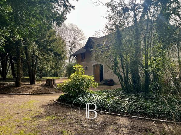 Tournus, Château 9 Chambres -  950 m² à vendre