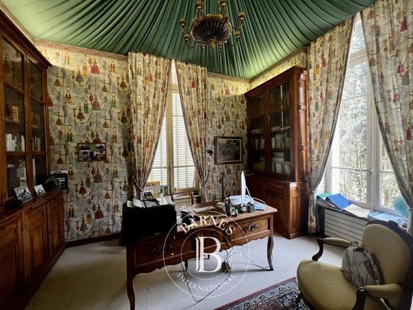 Tournus, Château 9 Chambres -  950 m² à vendre