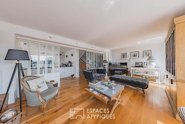 Refuge contemporain suspendu dans la nature