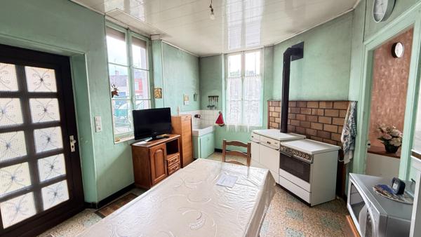 NOAILLES PROCHE Maison à Vendre 4 pièces- dépendance, grange, hangar , jardin