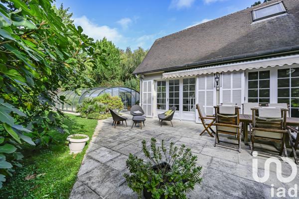 Maison à vendre 10 pièces 250 m² La Celle-Saint-Cloud