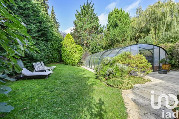 Maison à vendre 10 pièces 250 m² La Celle-Saint-Cloud