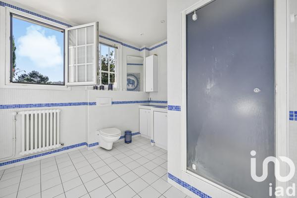 Maison à vendre 10 pièces 250 m² La Celle-Saint-Cloud