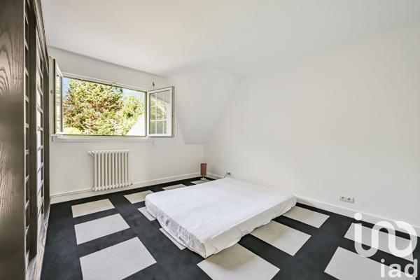 Maison à vendre 10 pièces 250 m² La Celle-Saint-Cloud