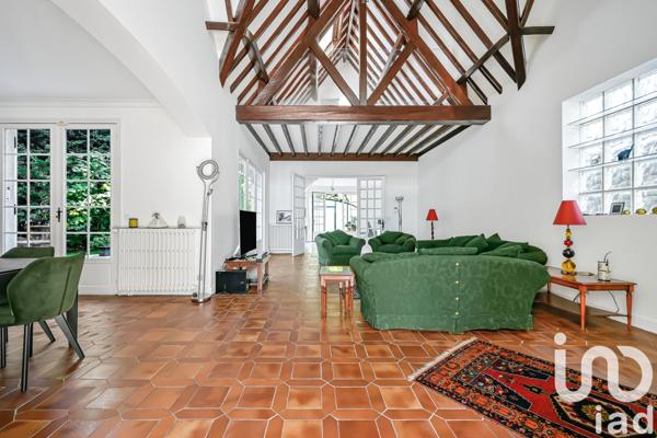 Maison à vendre 10 pièces 250 m² La Celle-Saint-Cloud