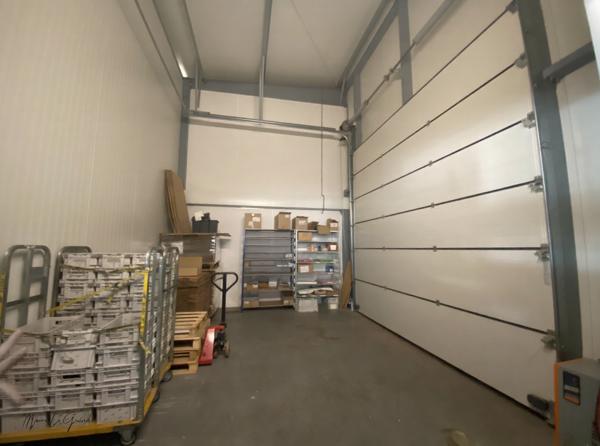 Local Commercial
        
        - 1200 m² 1 575 000 € *