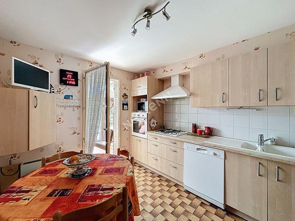 Charmante Maison a Vendre a Poitiers - 4 Chambres et Terrain Clos !