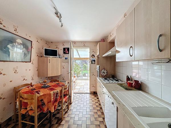 Charmante Maison a Vendre a Poitiers - 4 Chambres et Terrain Clos !