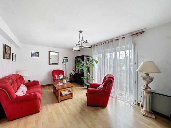 Charmante Maison a Vendre a Poitiers - 4 Chambres et Terrain Clos !