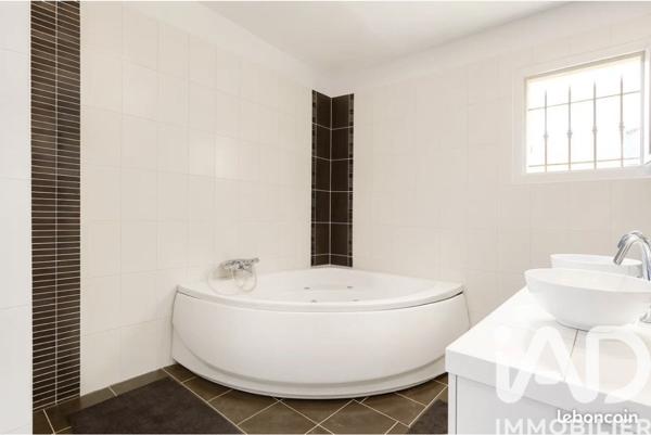 Maison à vendre 5 pièces 150 m² Roquefort