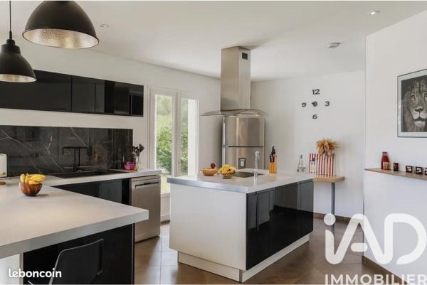 Maison à vendre 5 pièces 150 m² Roquefort