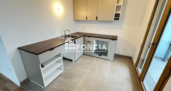 Location Appartement 5 pièces 98.2 m² - Châtenay-malabry 92290