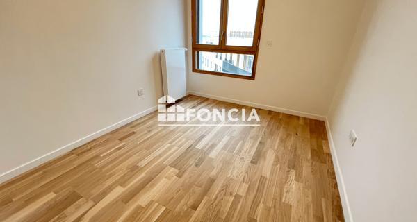 Location Appartement 5 pièces 98.2 m² - Châtenay-malabry 92290