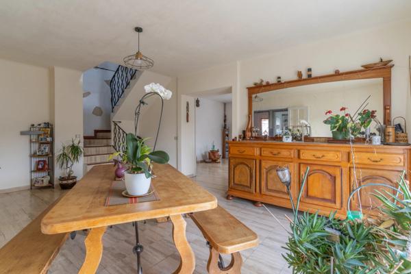 Maison
         8 pièces
        - 197 m² 535 000 € *