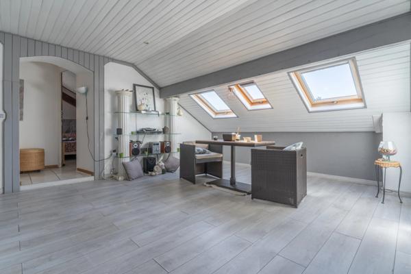 Maison
         8 pièces
        - 197 m² 535 000 € *