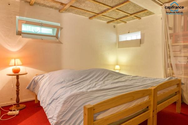 Dpt Lot et Garonne (47), à vendre FUMEL propriété en pierre P7 sur un terrain de 4ha de terrain