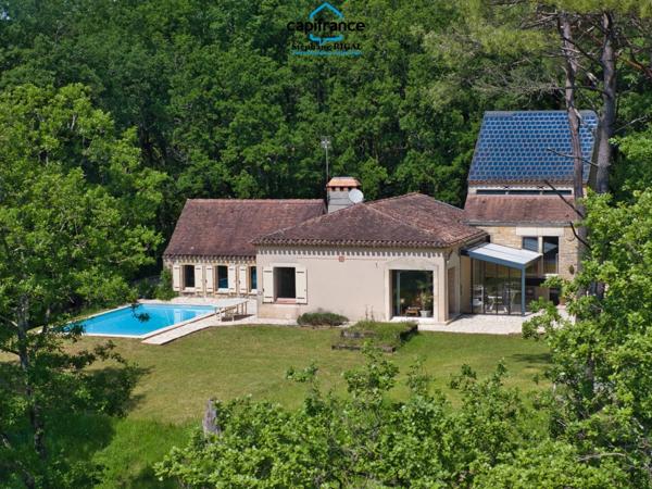 Dpt Lot et Garonne (47), à vendre FUMEL propriété en pierre P7 sur un terrain de 4ha de terrain