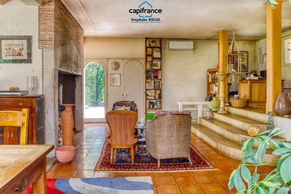 Dpt Lot et Garonne (47), à vendre FUMEL propriété en pierre P7 sur un terrain de 4ha de terrain