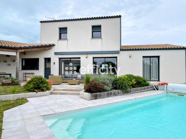 Maison
         6 pièces
        - 143 m² 672 000 € *