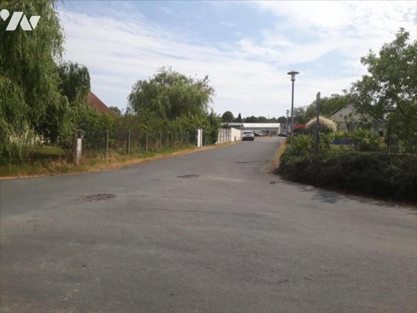 MARIGNE LAILLE, terrain non viabilisé contructible pour 566 m².