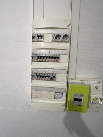 Maison composée d'un Studio et d'un T4 à létage de 108 m² et de 5 pièces