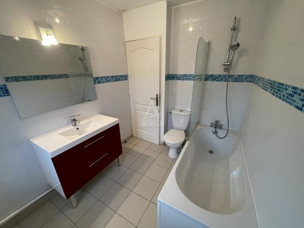 Maison composée d'un Studio et d'un T4 à létage de 108 m² et de 5 pièces