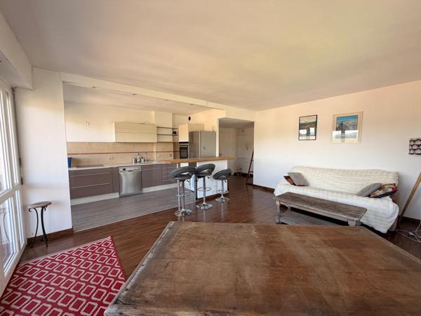 EXCEPTIONNEL  APPARTEMENT  AVEC TOIT TERRASSE PANORAMIQUE SUR LA SAINTE-VICTOIRE