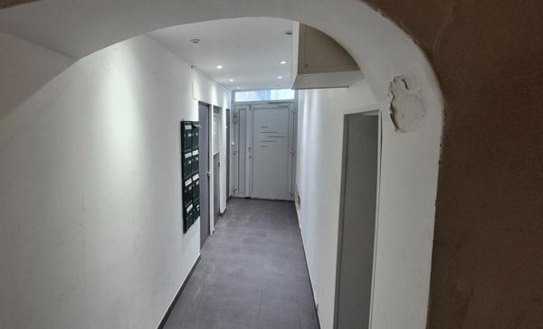 Immeuble à vendre en Centre Ville a SAINT AMBROIX (30)