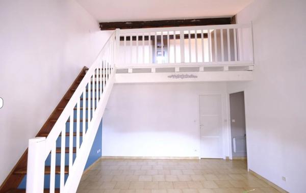 Immeuble à vendre en Centre Ville a SAINT AMBROIX (30)