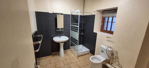 Immeuble à vendre en Centre Ville a SAINT AMBROIX (30)