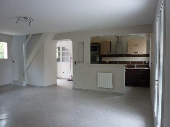 Maison à louer    3 pièces • 87,42 m2 Saint-Pantaléon-de-Larche