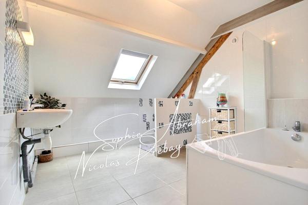 Maison, 6 chambres, sur sous-sol total avec jardin clos