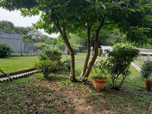 Plain pied d'environ 160 m2 sur 3500 m2 de terrain