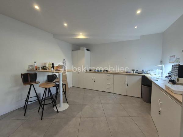 Local d activites de 130 m²