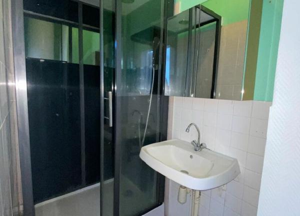 Appartement à louer  1 pièce • 28,62 m2 Neuvéglise