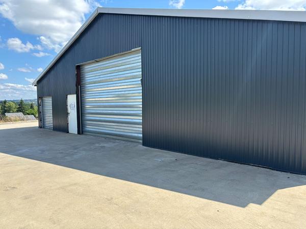 Local Commercial
        
        - 1178 m²