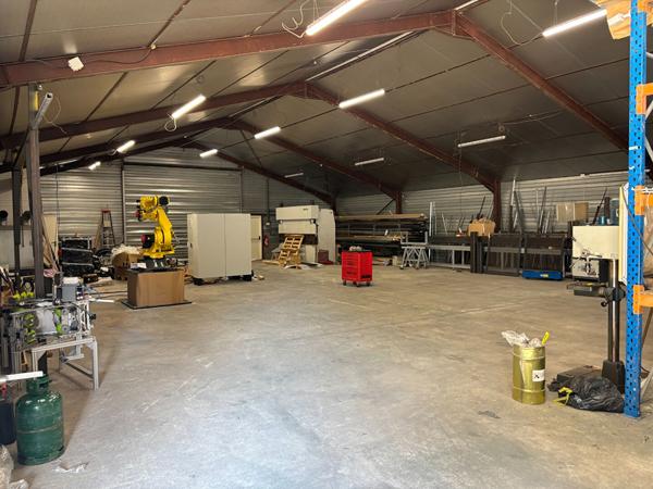 Local Commercial
        
        - 1178 m²
