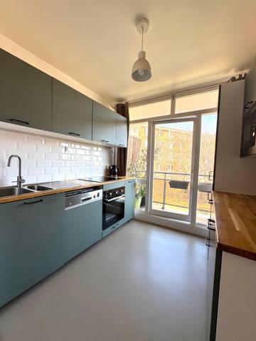 Très bel appartement de 2 pièces + Gd balcon + Pkg + Cave!!