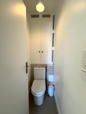 Très bel appartement de 2 pièces + Gd balcon + Pkg + Cave!!