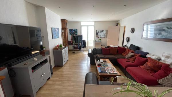 Immeuble 4 lots loués, 2T4, 1 T2 , un local commercial, un terrain pour parking, deux garages, Tarbes périphérie