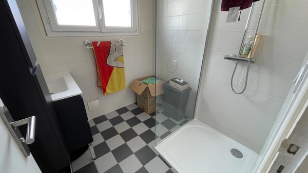 Immeuble 4 lots loués, 2T4, 1 T2 , un local commercial, un terrain pour parking, deux garages, Tarbes périphérie