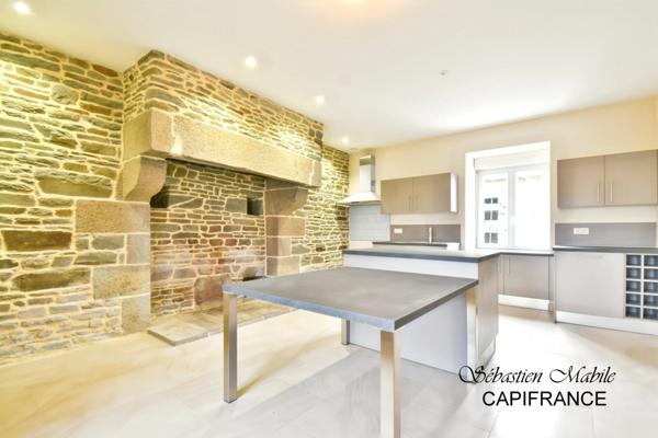 Maison rénovée + ancienne maison + (granges, écurie, étable) LES PAS-PONTORSON (50) en Baie du Mont Saint Michel