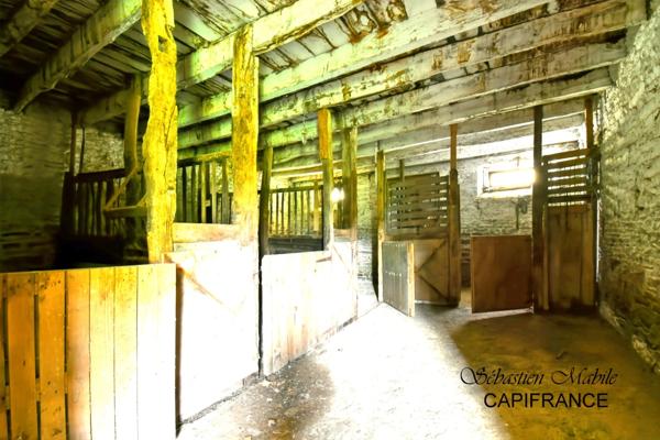 Maison rénovée + ancienne maison + (granges, écurie, étable) LES PAS-PONTORSON (50) en Baie du Mont Saint Michel