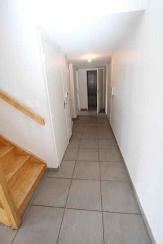 Emplacement idéal ! A gauche la campage d'Azieu Genas ; à droite la zone phare du sport et de l'évènementiel de l'Est lyonnais