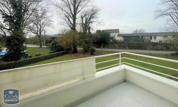Appartement à louer 2 pièces 33.87m² Coutras (33230)