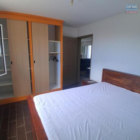 A LOUER Appartement MEUBLÉ de type F3 sur l'EPERON à SAINT-GILLES LES HAUTS